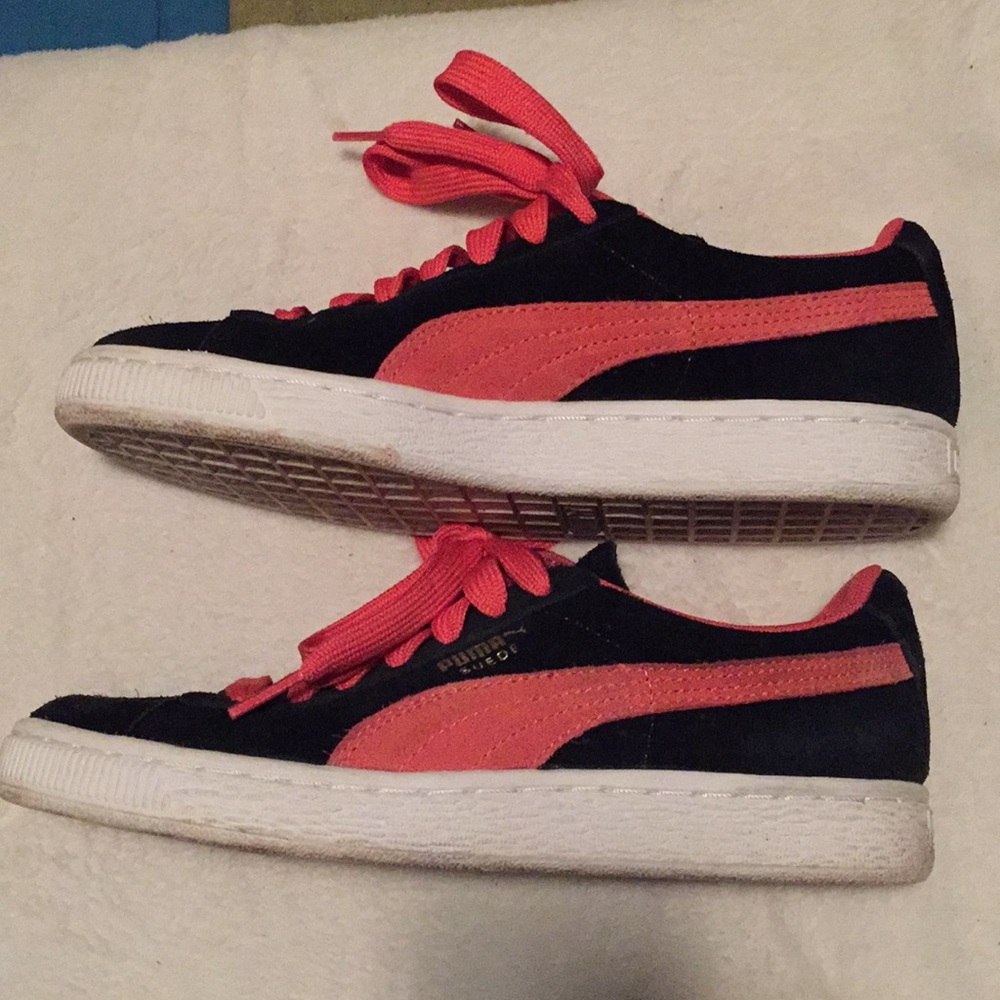Puma black coral size 6 gently used too small